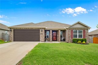 2501 Maplewood Avenue, Lowell, AR 72745