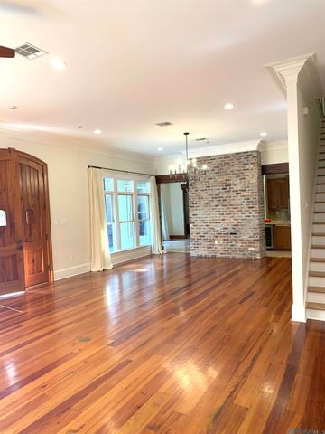 2724 Bocage Lake Dr, Baton Rouge, LA 70809