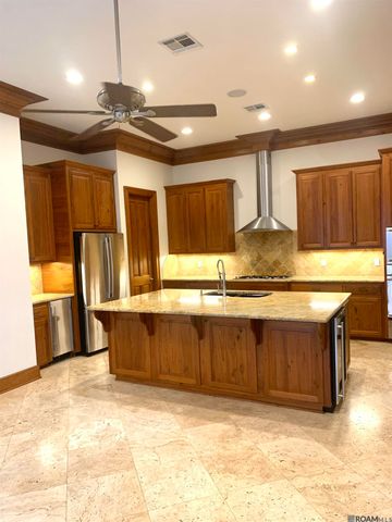 2724 Bocage Lake Dr, Baton Rouge, LA 70809