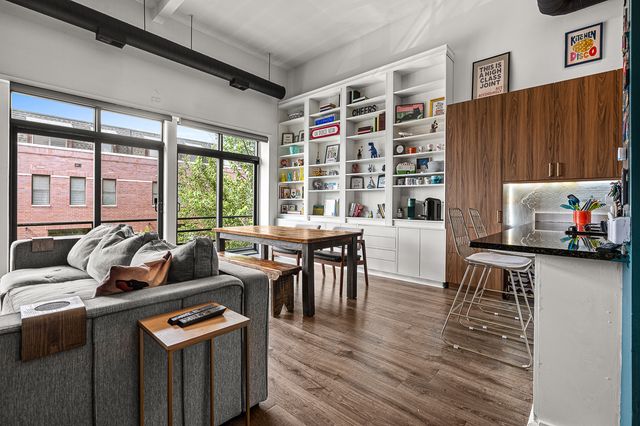 1760 W Wrightwood Avenue 305, Chicago, IL 60614
