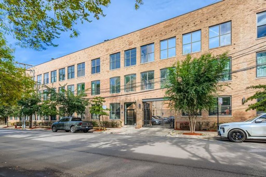 1760 W Wrightwood Avenue 305, Chicago, IL 60614