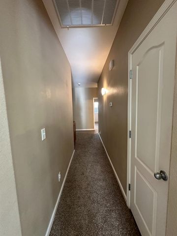 2136 E Turnberry Avenue, Fresno, CA 93730
