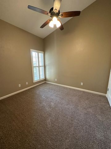 2136 E Turnberry Avenue, Fresno, CA 93730
