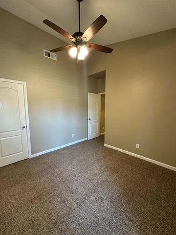 2136 E Turnberry Avenue, Fresno, CA 93730