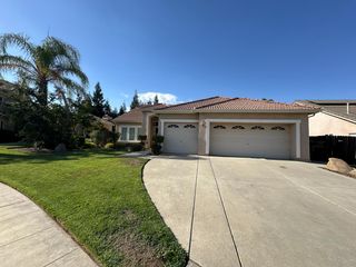 2136 E Turnberry Avenue, Fresno, CA 93730