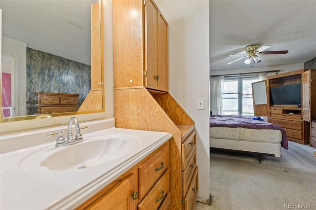 5040 Uvalda Street, Denver, CO 80239