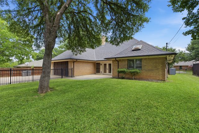 1515 Oak Forest Drive, Graham, TX 76450