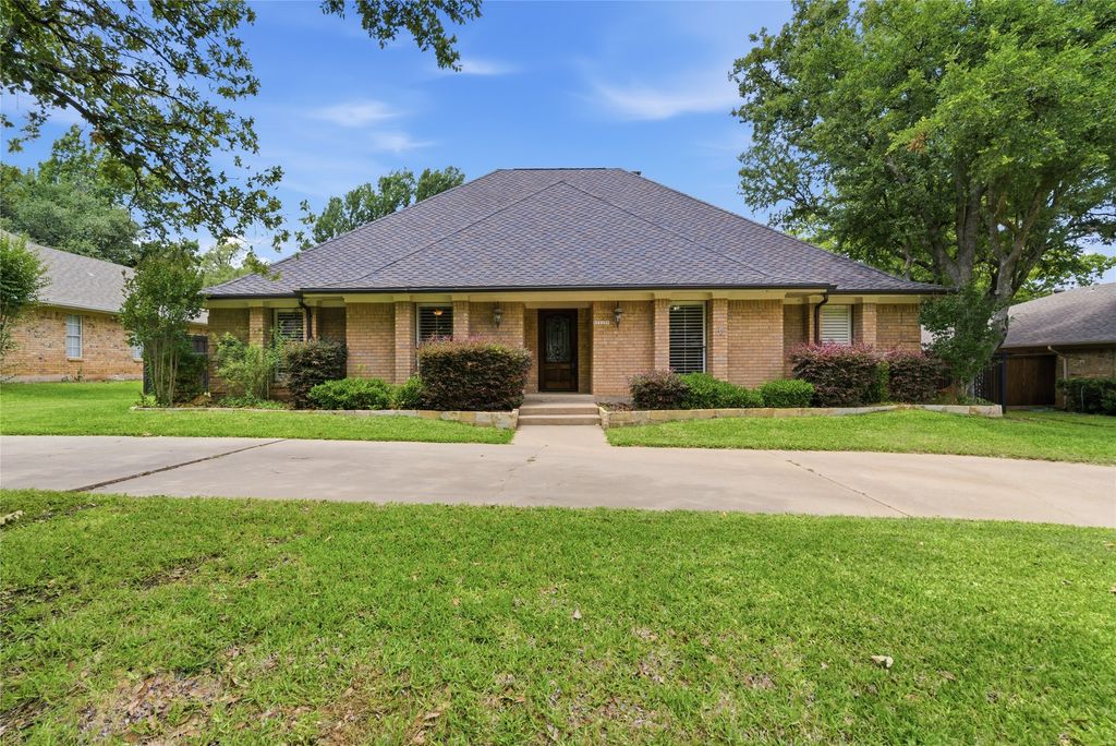 1515 Oak Forest Drive, Graham, TX 76450