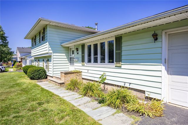 90 Oakbend Lane, Irondequoit, NY 14617