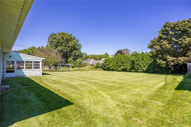 90 Oakbend Lane, Irondequoit, NY 14617