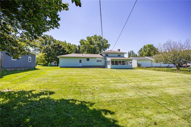 90 Oakbend Lane, Irondequoit, NY 14617