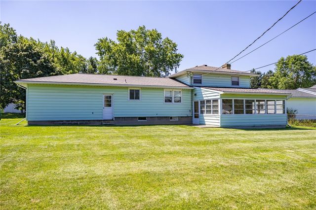 90 Oakbend Lane, Irondequoit, NY 14617