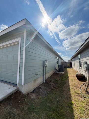 12914 Chinali, St Hedwig, TX 78152