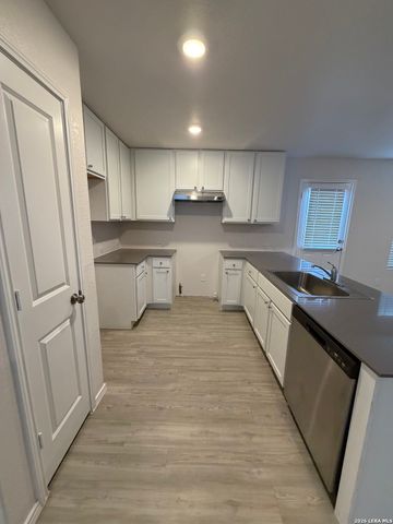 12914 Chinali, St Hedwig, TX 78152