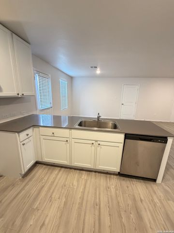 12914 Chinali, St Hedwig, TX 78152