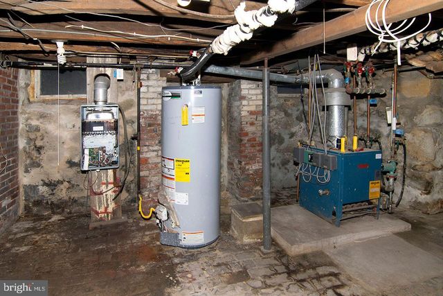 330-332 E BROADWAY, Salem, NJ 08079