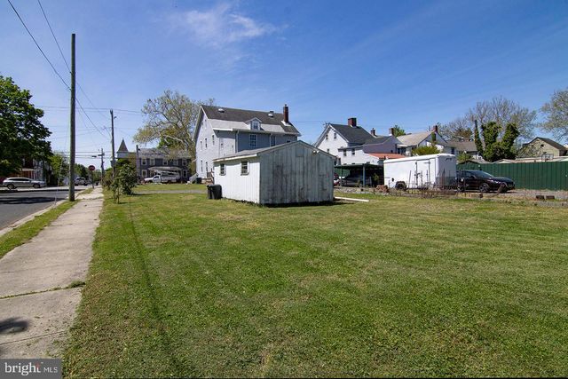 330-332 E BROADWAY, Salem, NJ 08079