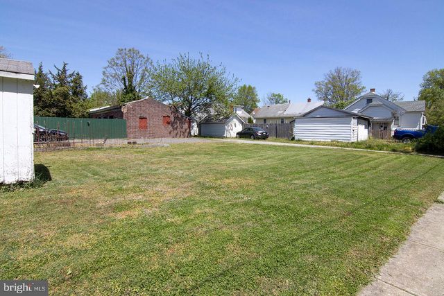 330-332 E BROADWAY, Salem, NJ 08079