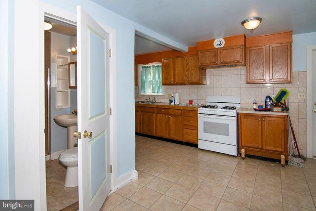 330-332 E BROADWAY, Salem, NJ 08079