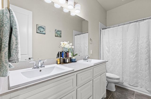 1002 Hunters Creek Drive, Rockwall, TX 75087