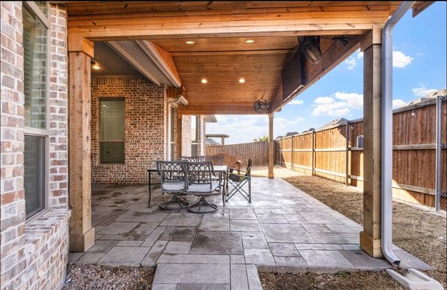 1002 Hunters Creek Drive, Rockwall, TX 75087