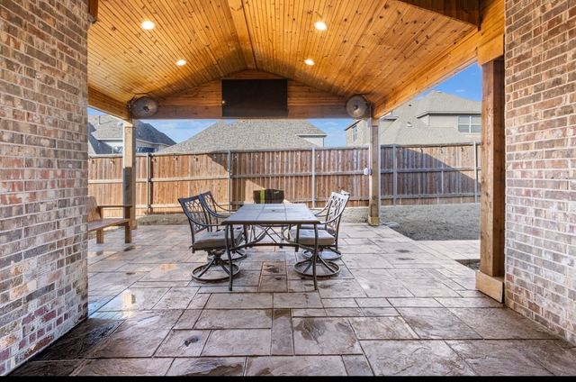 1002 Hunters Creek Drive, Rockwall, TX 75087