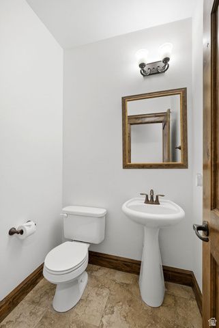 5997 ROUNDUP CT, Mountain Green, UT 84050