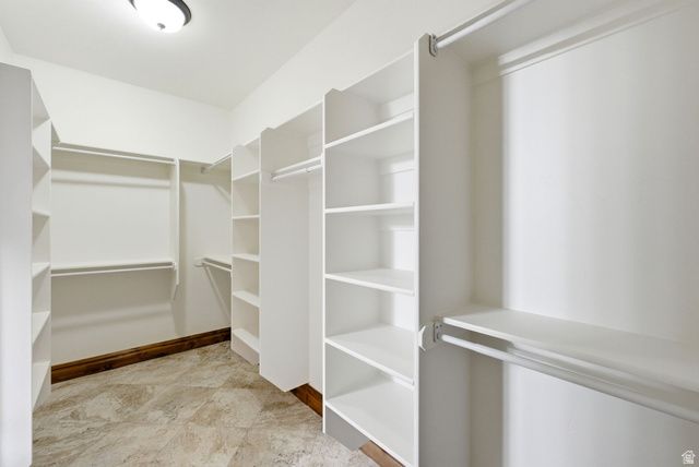 5997 ROUNDUP CT, Mountain Green, UT 84050