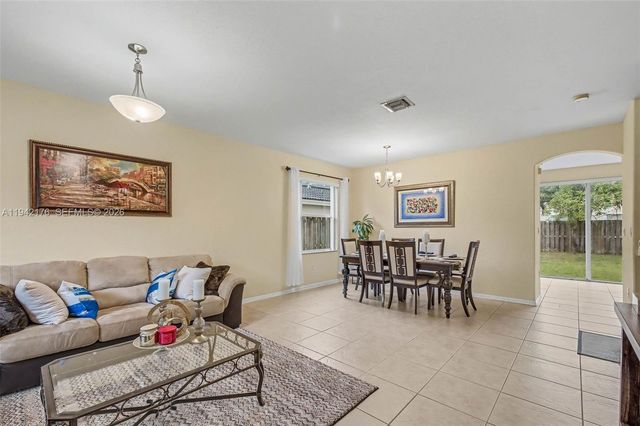 1939 SE 13th St, Homestead, FL 33035