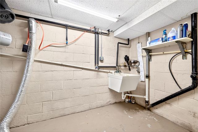 2421 Cronemeyer Ave, Reserve, PA 15212