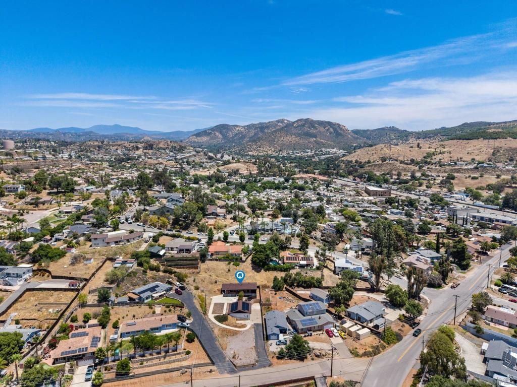 Image 36 of property listing at 9209 Adlai, Lakeside, CA 92040