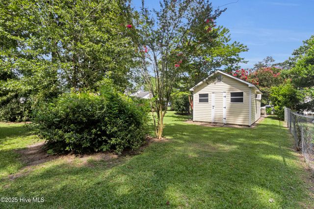 811 Chattawka Lane, New Bern, NC 28560