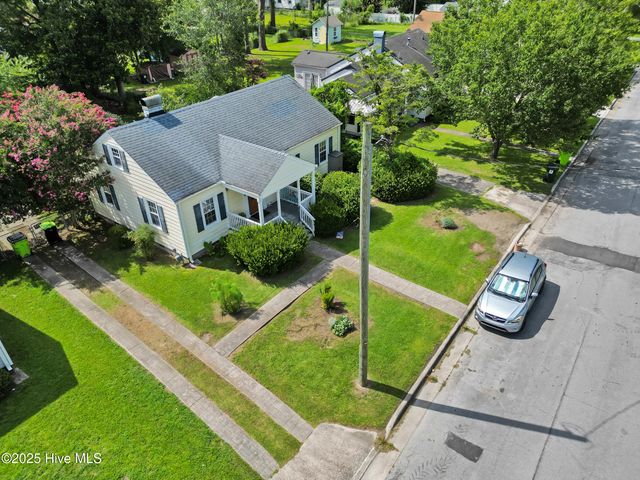 811 Chattawka Lane, New Bern, NC 28560