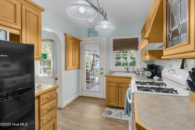 811 Chattawka Lane, New Bern, NC 28560