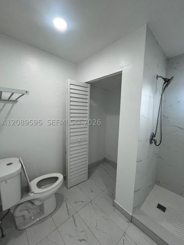 1400 W 39th Pl 1400, Hialeah, FL 33012