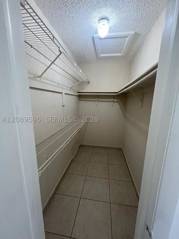 1400 W 39th Pl 1400, Hialeah, FL 33012