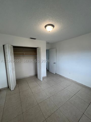 1400 W 39th Pl 1400, Hialeah, FL 33012