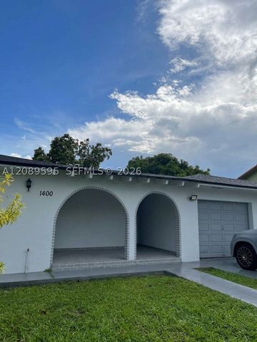 1400 W 39th Pl 1400, Hialeah, FL 33012