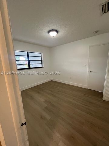 1400 W 39th Pl 1400, Hialeah, FL 33012