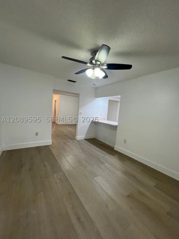 1400 W 39th Pl 1400, Hialeah, FL 33012