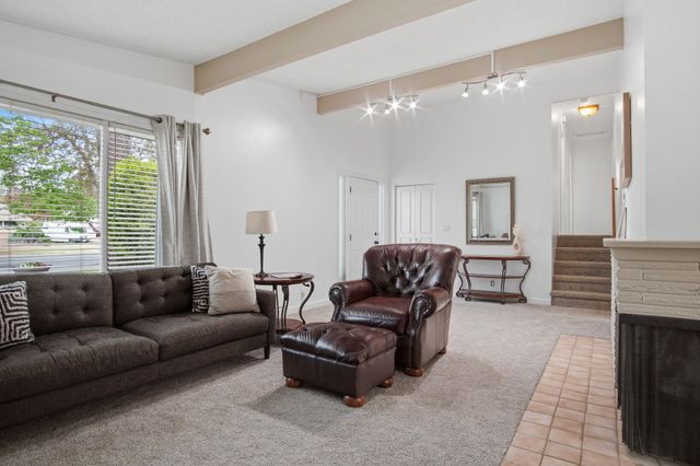 6814 N Wall St, Spokane, WA 99208