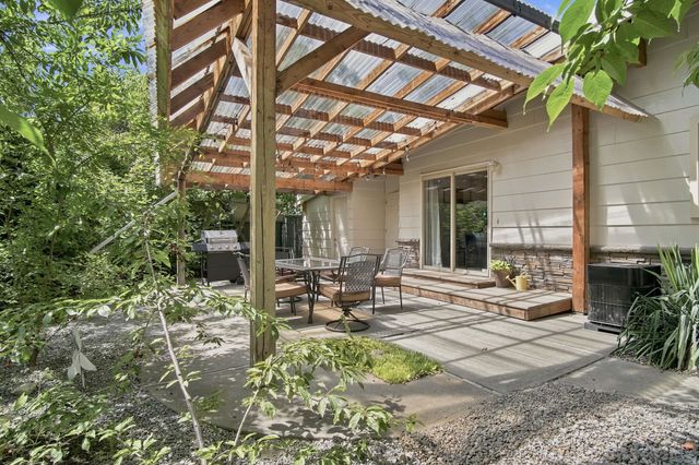6814 N Wall St, Spokane, WA 99208