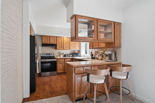 6814 N Wall St, Spokane, WA 99208