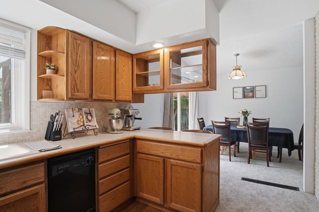 6814 N Wall St, Spokane, WA 99208