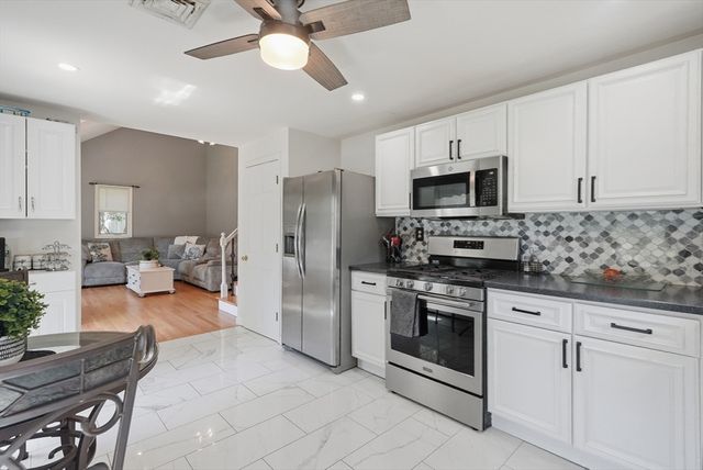 66 Rosewood Terrace, Dartmouth, MA 02747