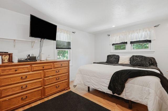 66 Rosewood Terrace, Dartmouth, MA 02747