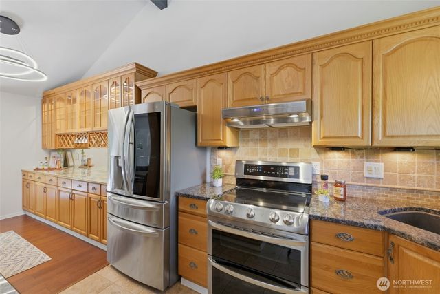 5204 65th Avenue W, University Place, WA 98467