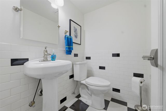 5204 65th Avenue W, University Place, WA 98467