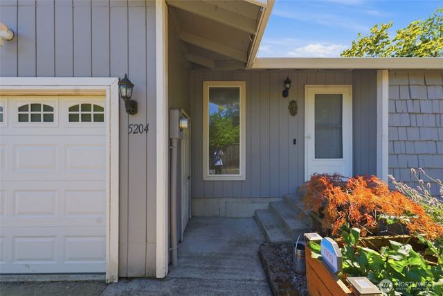 5204 65th Avenue W, University Place, WA 98467