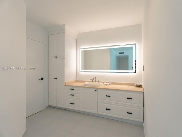 9225 Collins Ave 812, Surfside, FL 33154